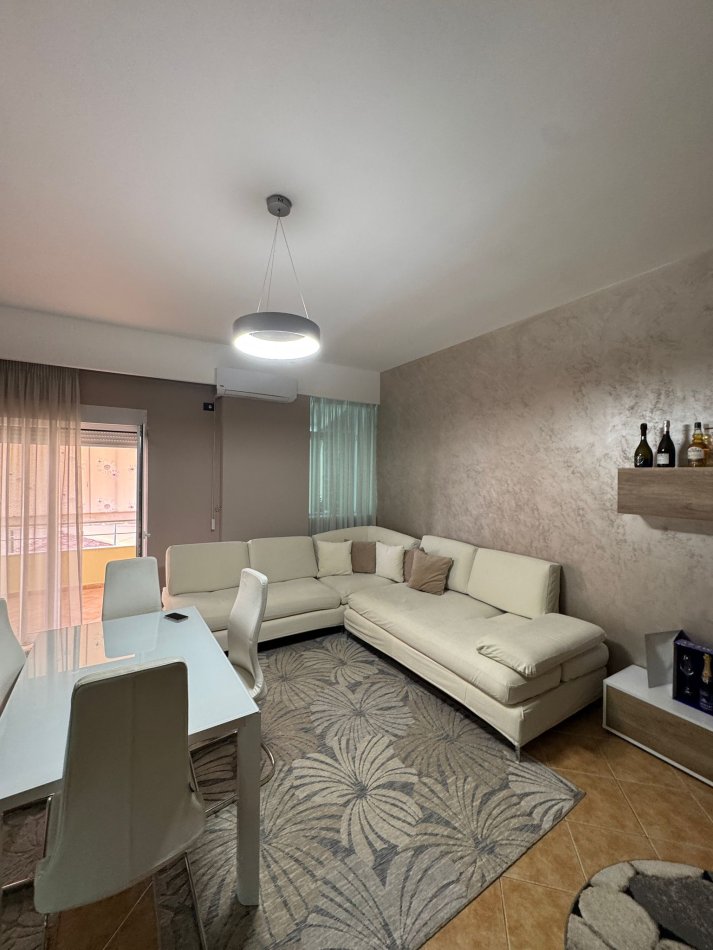 Vlore, shitet apartament 1+1 , 84 m² (Afer lokal Season, te pallati Namma, rruga Murat Terbaci) rv 45635
