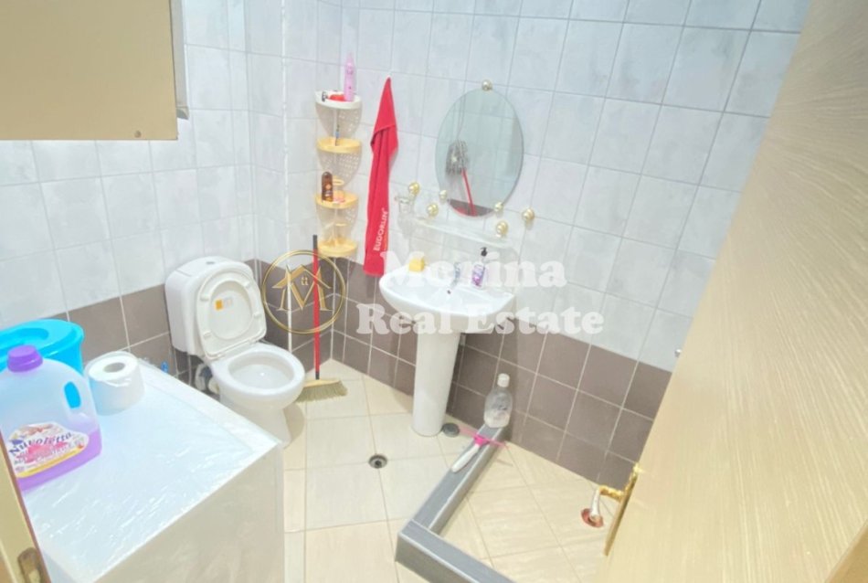 Durres, shitet apartament 1+1 Kati 5, 50 m² 72.100 € (Shkembi i Kavajes/Rruga Pavarsia)
