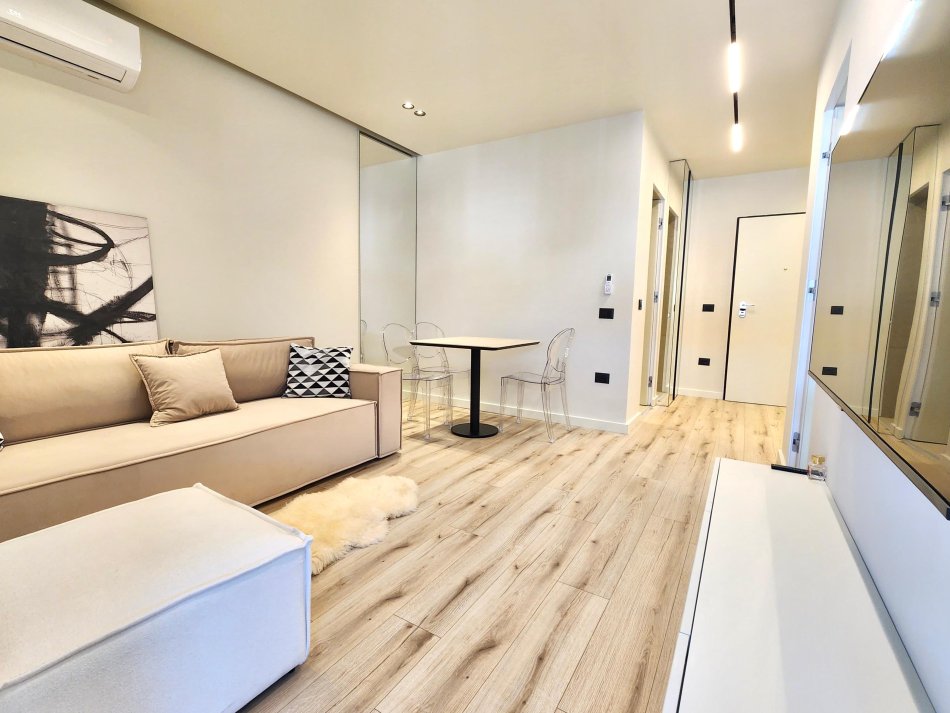 🤩Brand New: 1+1 Modern 📍 Komuna e Parisit - Pranë Kika 1 | 💯% i Ri, Harmoni ne ngjyra & mobilim (( 800€/muaj ))