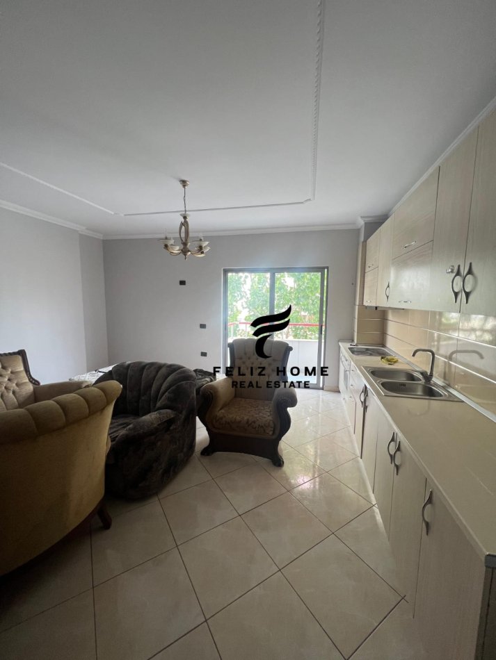 Tirane, jepet me qera apartament 2+1+Ballkon Kati 3, 103 m² 450 € (ASTIR)
