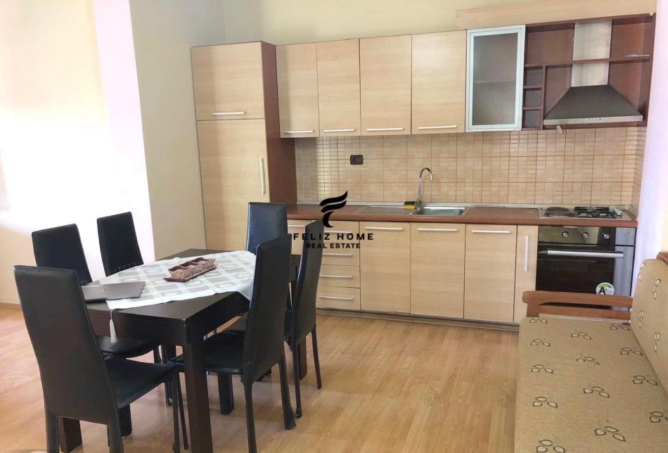 Tirane, jepet me qera apartament 2+1+Ballkon Kati 5, 105 m² 370 € (RRUGA JORDAN MISJA)