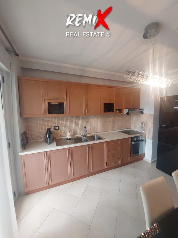 Durres, jepet me qera apartament 2+1+Aneks+Ballkon Kati 7, 100 m² 650 € 