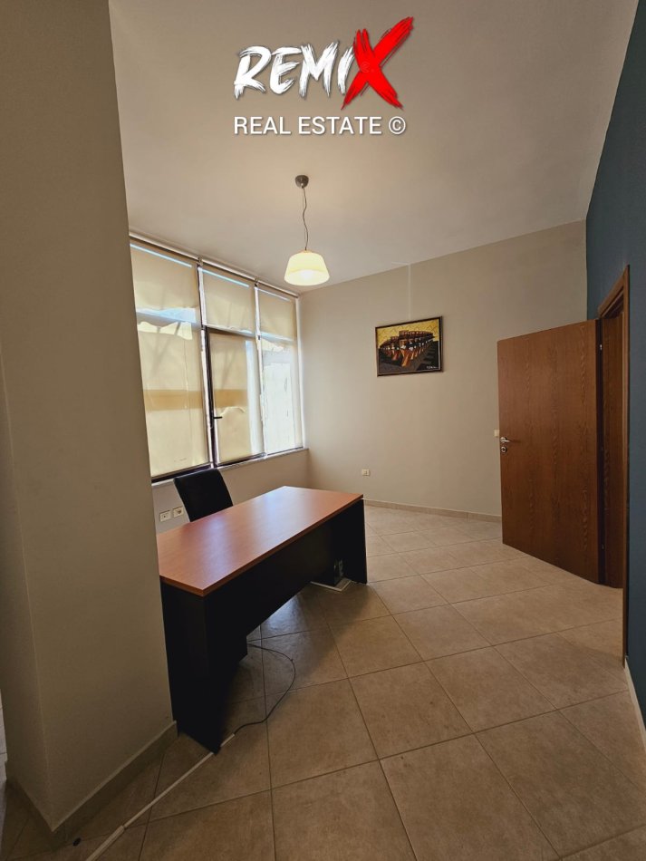 Durres, jepet me qera zyre Kati 2, 65 m² 350 € 
