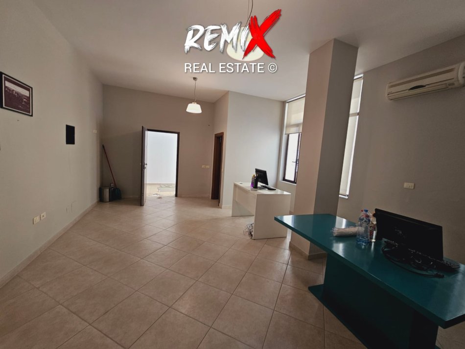 Durres, jepet me qera zyre Kati 2, 65 m² 350 € 