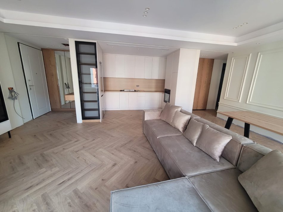 Tirane, jepet me qera apartament 2+1+Ballkon Kati 4, 150 m² 1.500 € (Delijorgji)