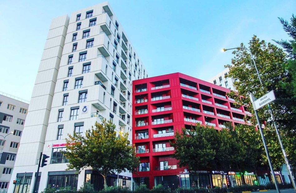 Tirane, shitet garazh Kati -2, (Rruga Dibrës, Farmacia 10)