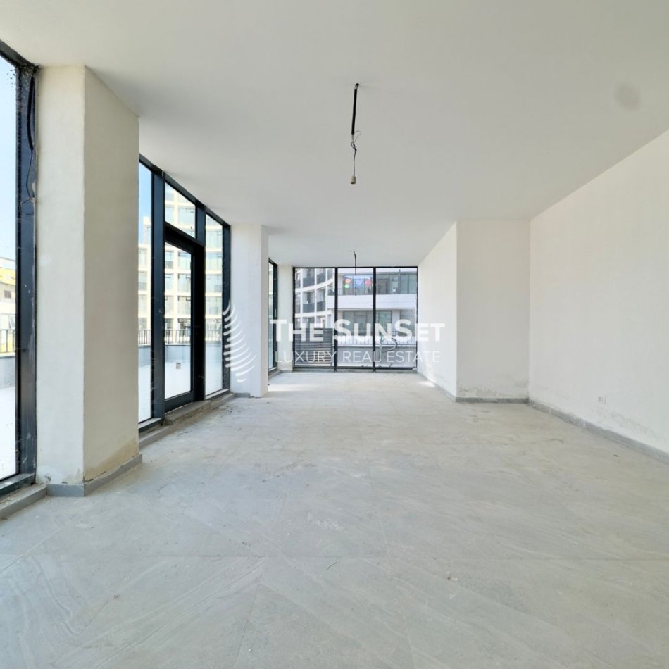 Tirane, Ambient biznesi me qira Kati 1, 154 m² 1.400 € (Lake View)
