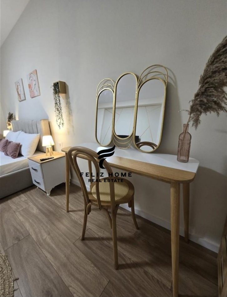 Tirane, shitet apartament 1+1 Kati 1, 85 m² (PAZARI I RI)