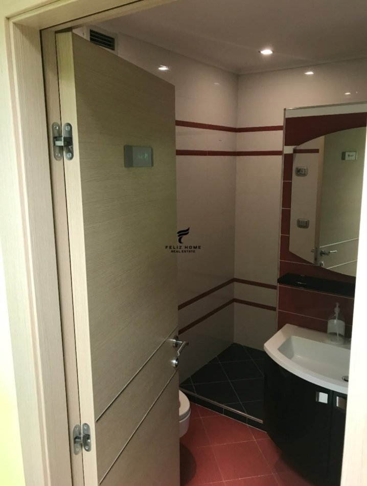 Tirane, shitet apartament 3+1 Kati 3, 165 m² 500.000 € (BLLOKU)