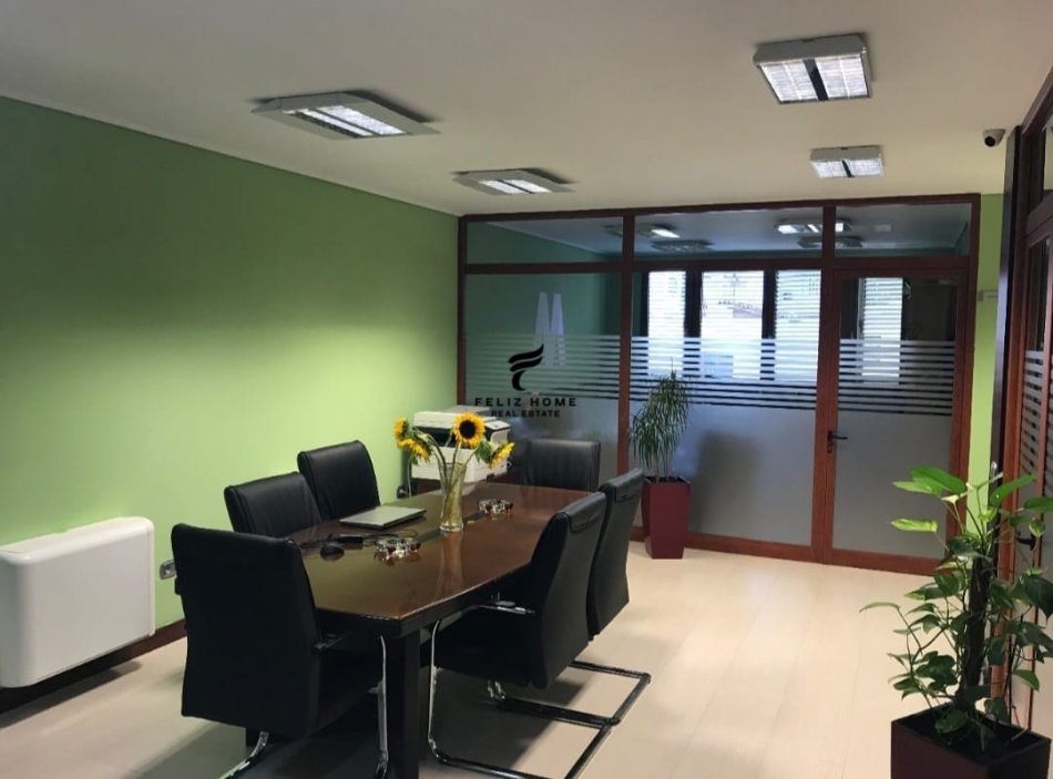 Tirane, shitet apartament 3+1 Kati 3, 165 m² 500.000 € (BLLOKU)
