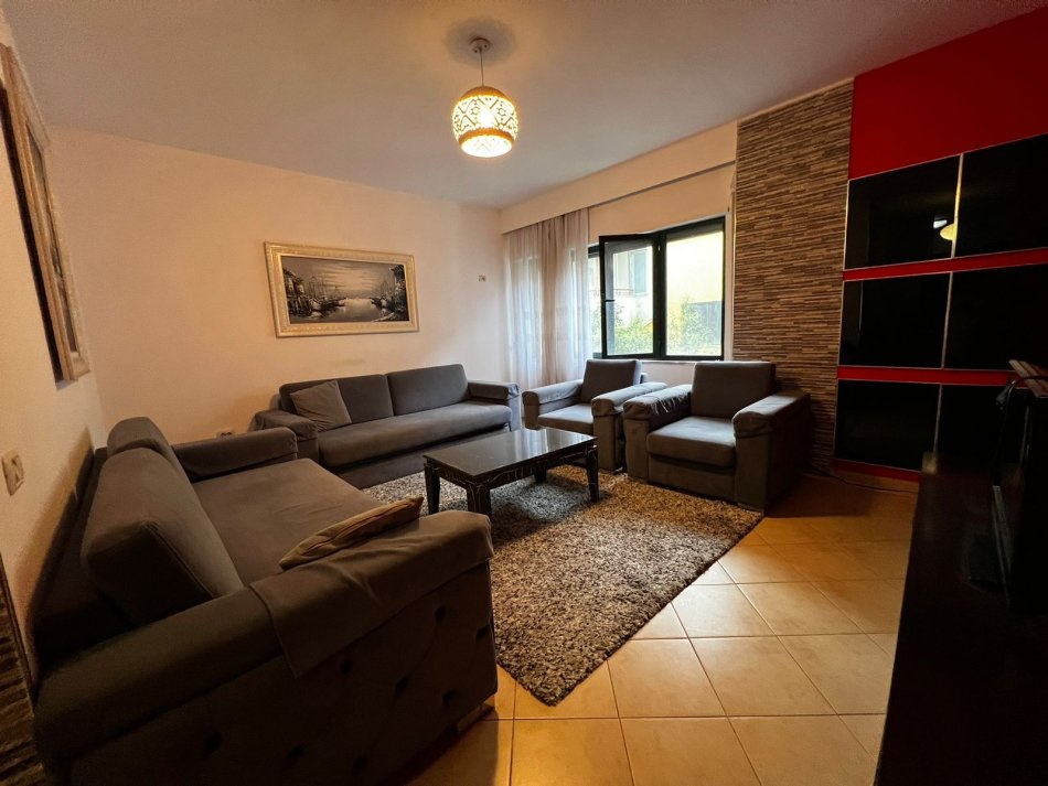 Tirane, shitet apartament 1+1+Ballkon Kati 2, 73 m² 122.000 € (Kodra e Diellit)