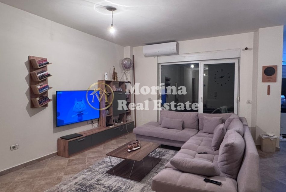 Tirane, jepet me qera apartament 2+1 Kati 4, 105 m² 750 € (Liqeni Thate)