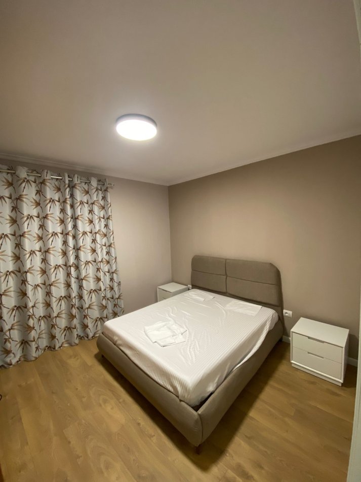 Tirane, jepet me qera apartament 1+1 Kati 7, 70 m² 550 € (Universiteti Mesdhetar)