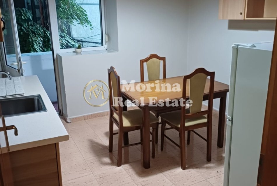 Tirane, jepet me qera apartament 2+1 Kati 2, 85 m² 700 € (Sheshi Willson)