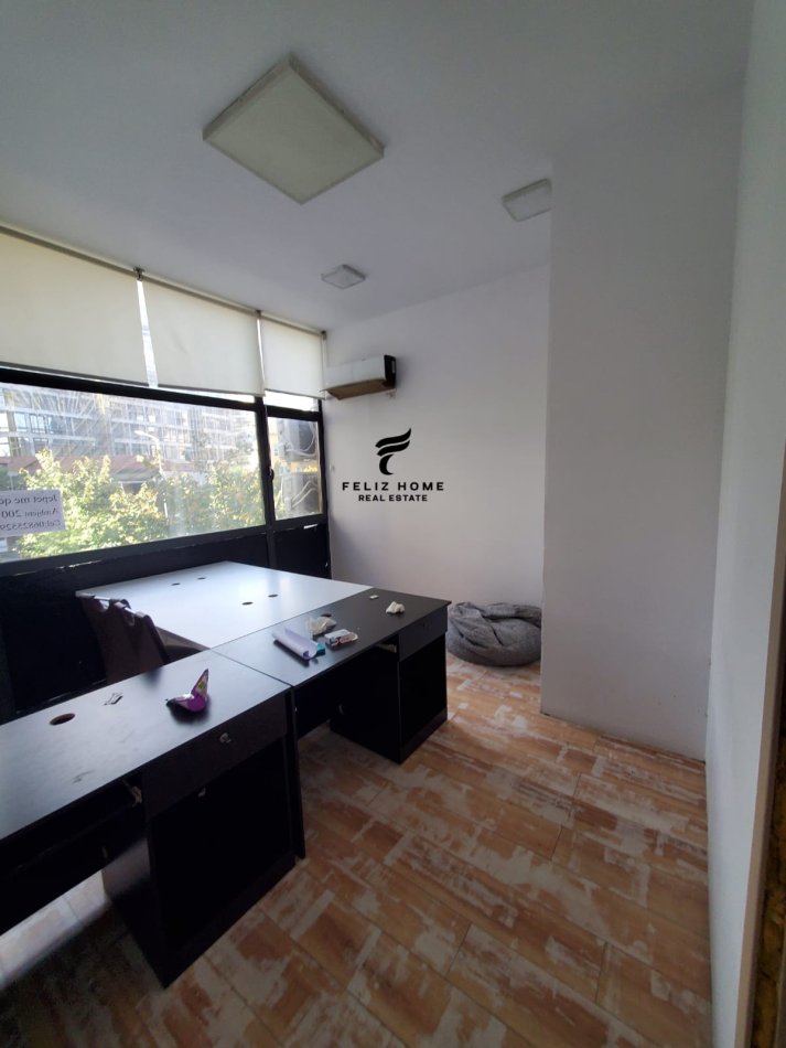 Tirane, jepet me qera zyre Kati 2, 200 m² 2.500 € (SELVIA)