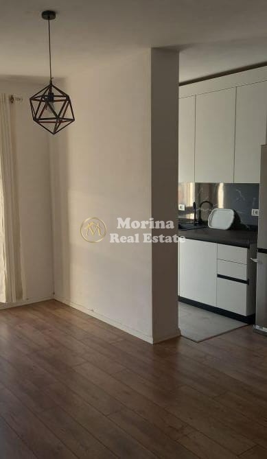 Tirane, jepet me qera apartament 1+1 Kati 8, 68 m² 450 € (Yzberisht)