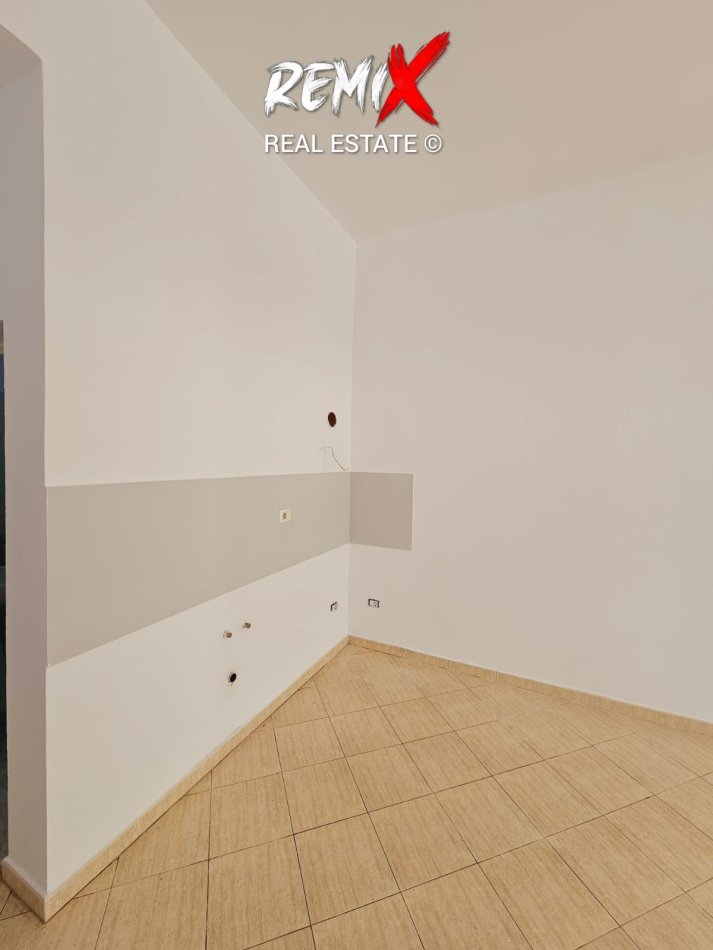 Durres Plazh, shitet garsonier 1+1 Kati 2, 45 m² 49.500 € 