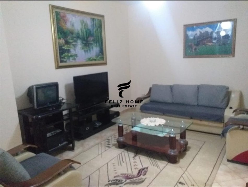 Tirane, jepet me qera apartament 1+1 Kati 2, 70 m² 350 € (FRESKU)