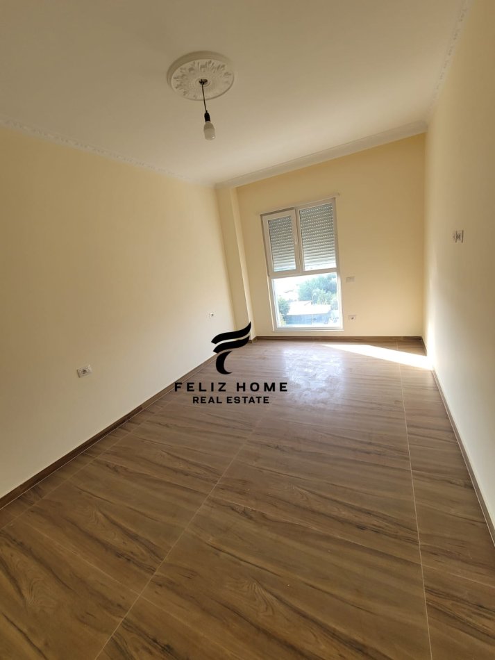 Shqiperi, shitet apartament 2+1+Ballkon Kati 5, 95 m² 120.000 € (UNIVERS CITY)