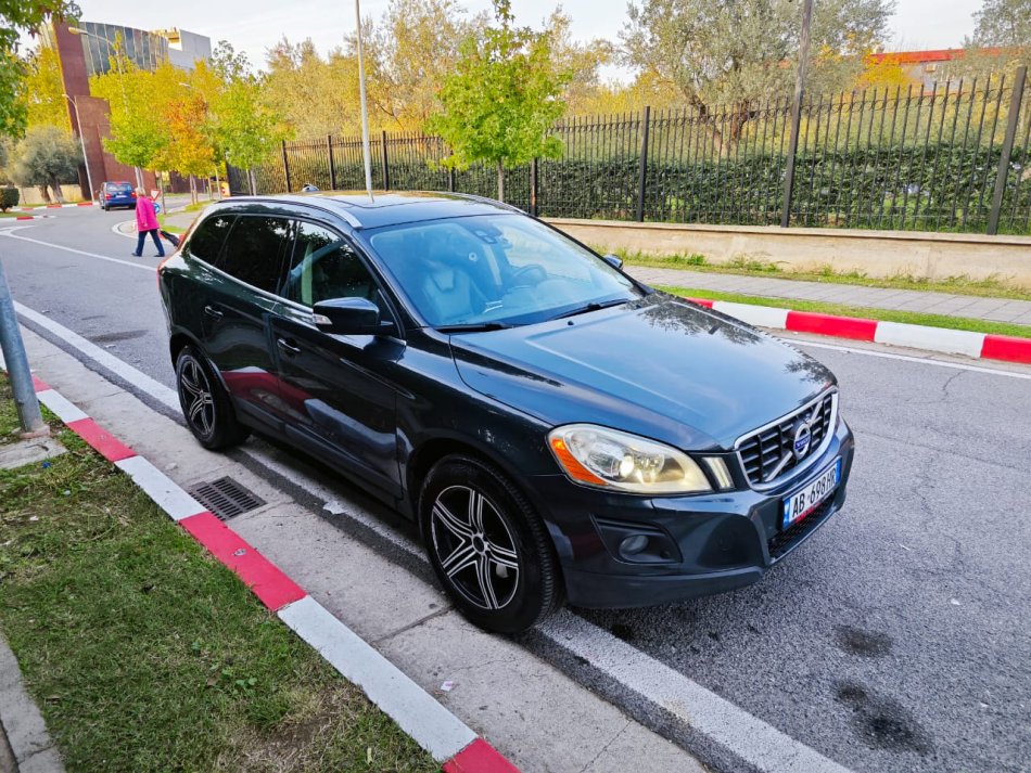 Tirane, shitet SUV | Fuoristrad | Xhip Volvo XC60 2010 T6 Benzin/Gaz Benzin+Gaz, gri e erret automatik Klima 273.000 km 9.990 €