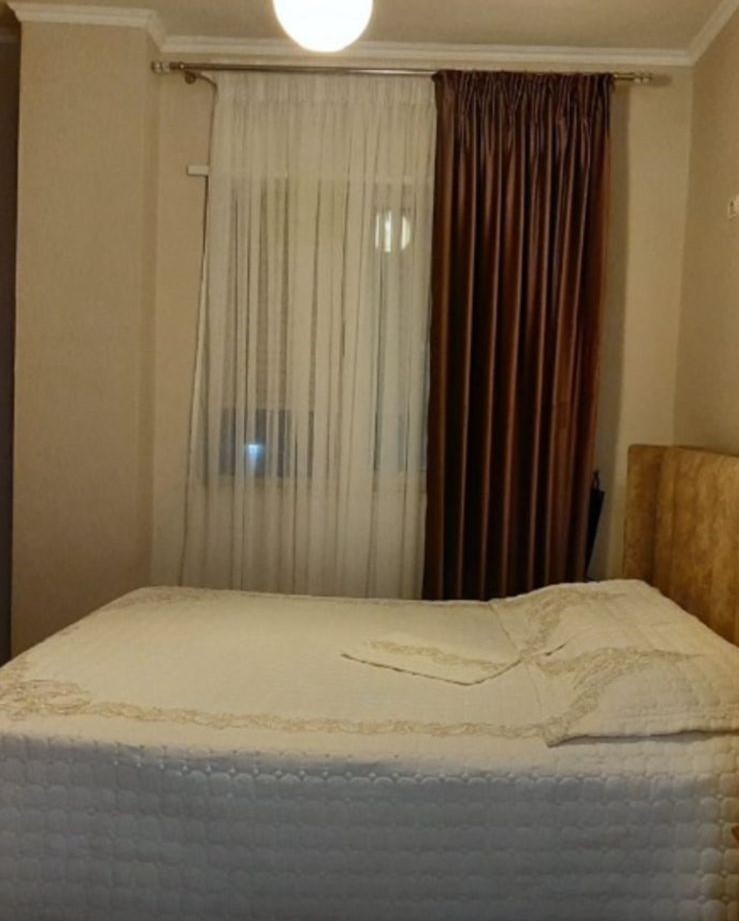 Tirane, jepet me qera apartament 3+1+Ballkon , 100 m² 1.000 € (Kopshti Zologjik)