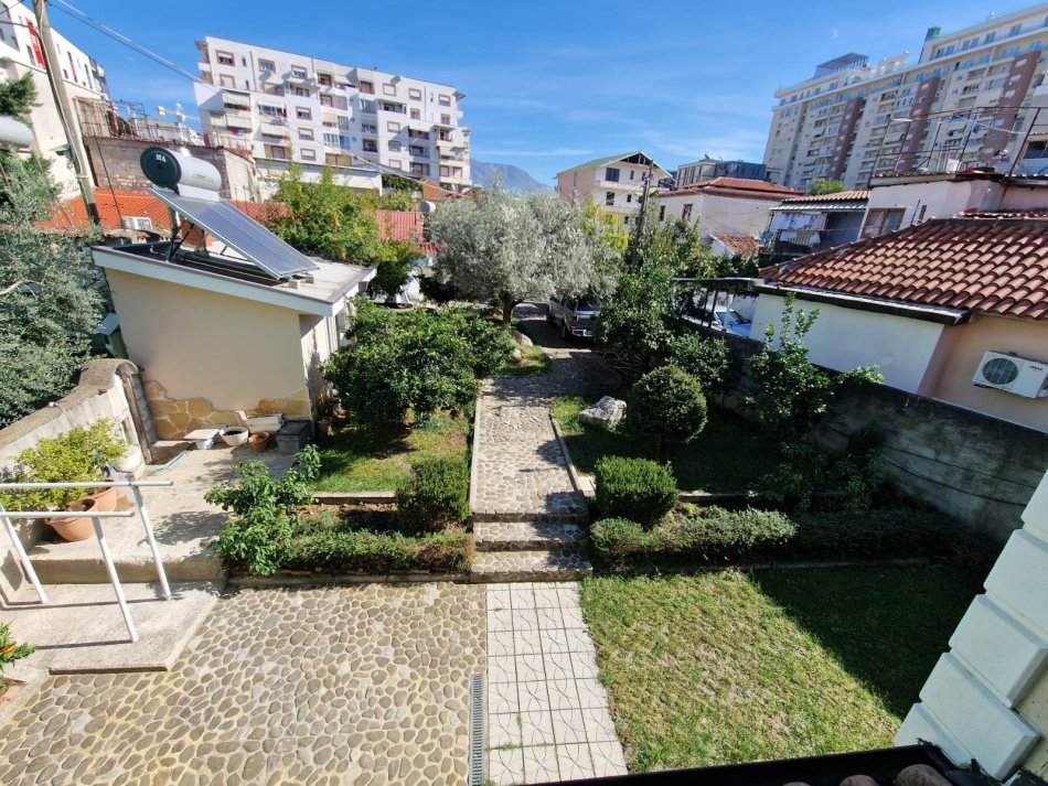 Tirane, shes Vile 3+1 Kati 0, 400 m² 360.000 € (Rr. &quot;Asim Vokshi&quot;, Tirane)