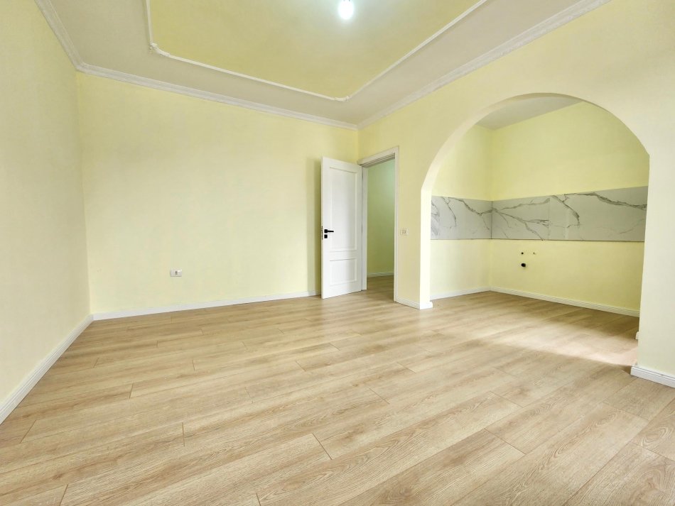 Tirane, shes apartament 1+1 Kati 5, 57 m² 80.000 € (Ali Dem - ish Markata e Vjeter)