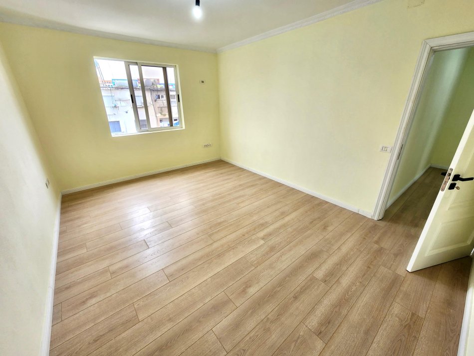 Tirane, shes apartament 1+1 Kati 5, 57 m² 80.000 € (Ali Dem - ish Markata e Vjeter)