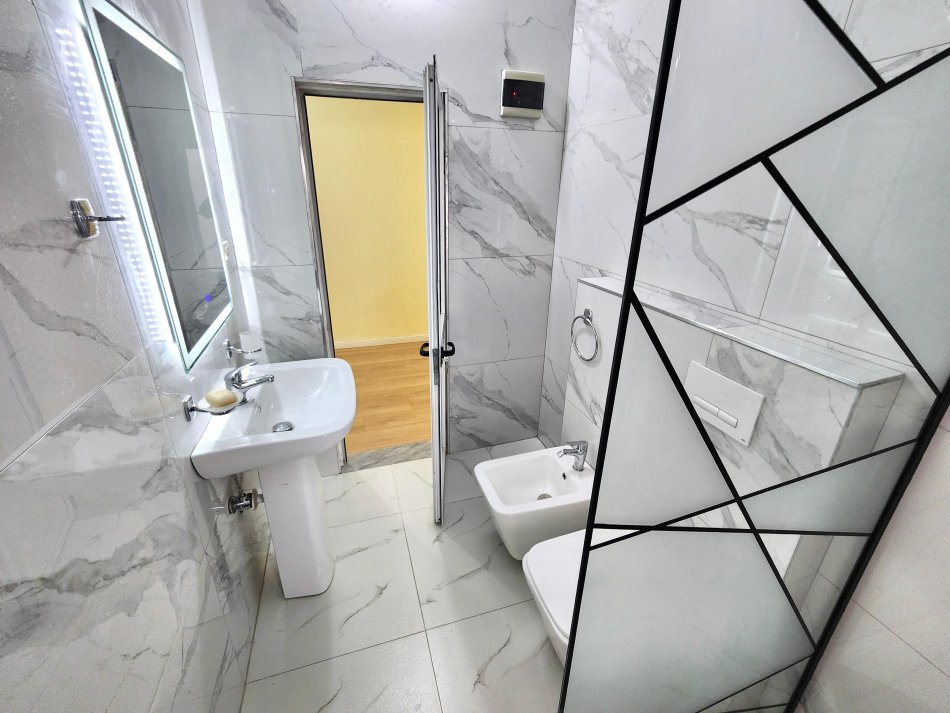 Tirane, shes apartament 1+1 Kati 5, 57 m² 80.000 € (Ali Dem - ish Markata e Vjeter)