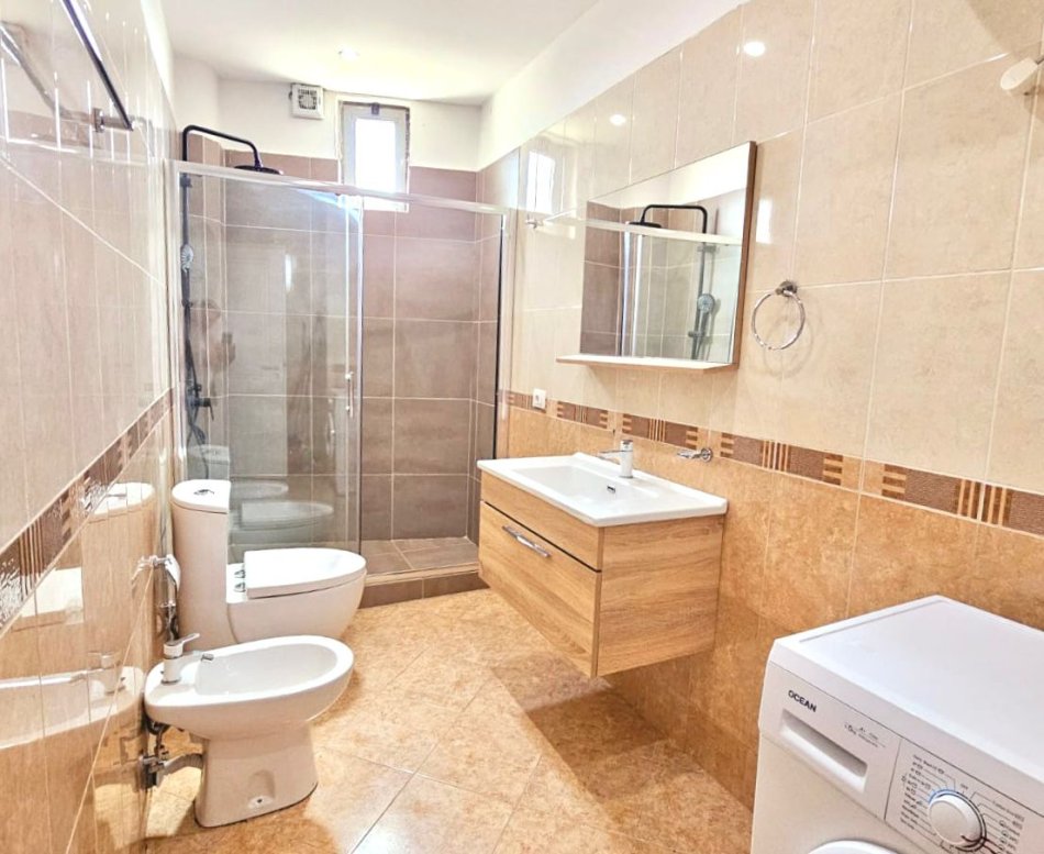 Tirane, shes apartament 2+1+Ballkon Kati 7, 94 m² 188.000 € (Mine Peza)