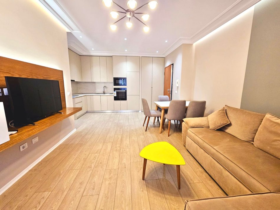 Tirane, shes apartament 2+1+Ballkon Kati 7, 94 m² 188.000 € (Mine Peza)