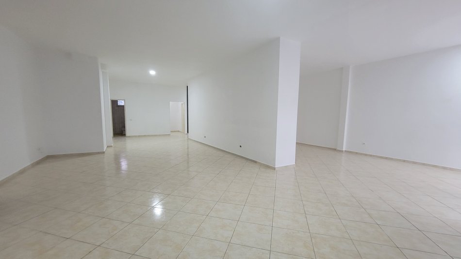 Durres, jepet me qera ambjent biznesi Kati 0, 160 m² (lagjja 5)
