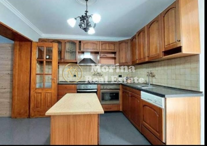 Tirane, jepet me qera apartament duplex 2+1 Kati 2, 130 m² 600 € (Rruga Fortuzi)