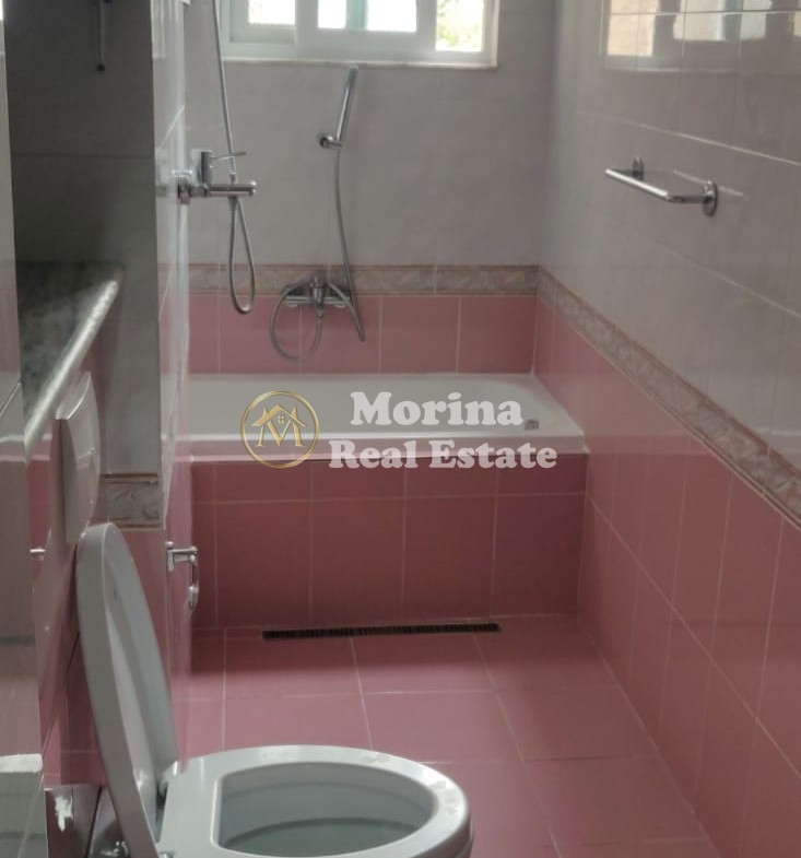 Tirane, jepet me qera apartament duplex 2+1 Kati 2, 130 m² 600 € (Rruga Fortuzi)