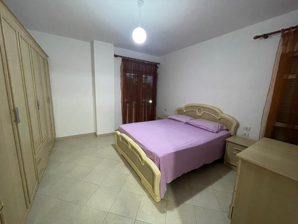 Apartament 2+1+2 me qira  Zogu i Zi  700 euro
