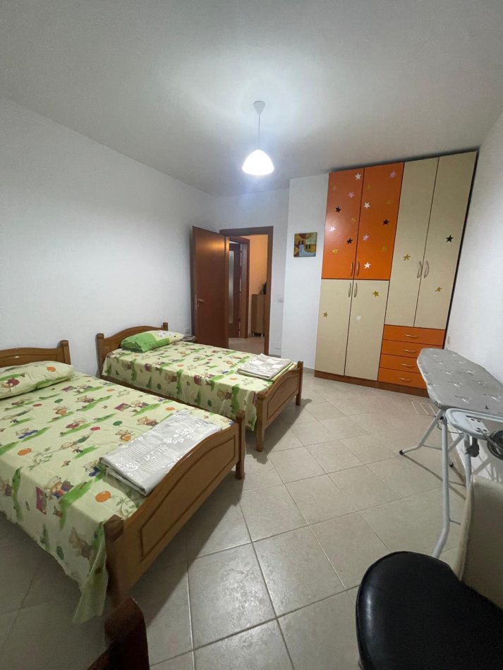 Apartament 2+1+2 me qira  Zogu i Zi  700 euro