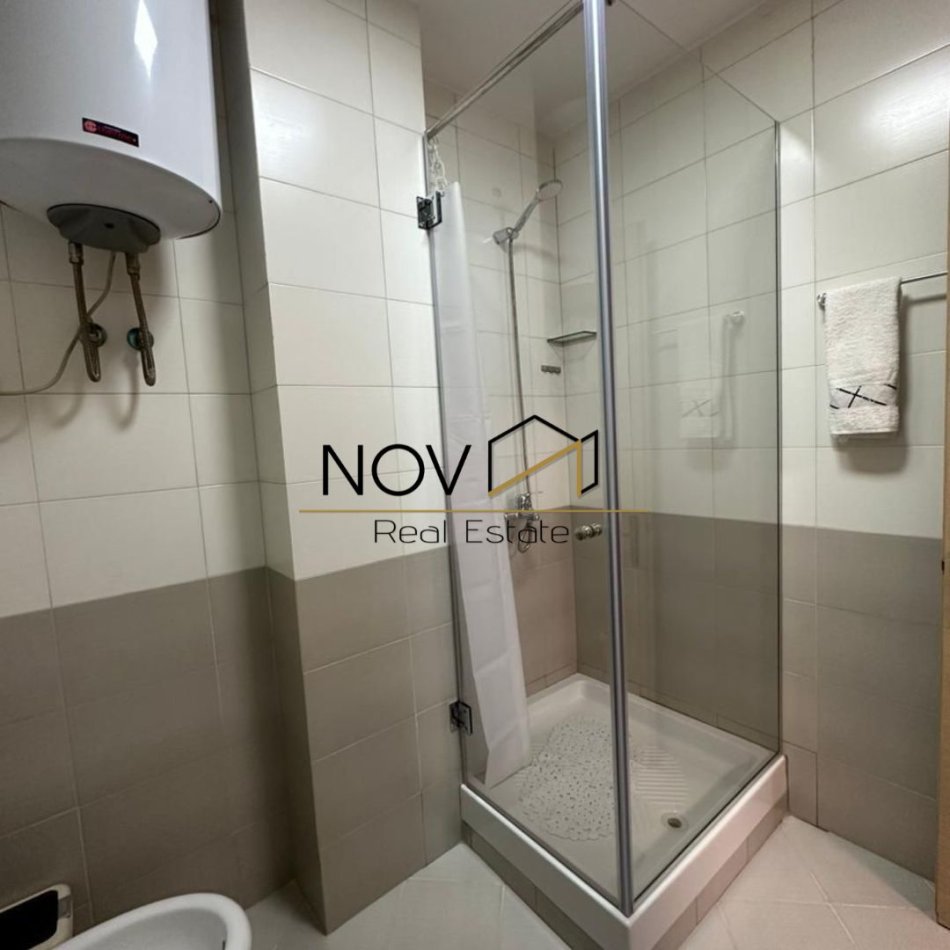 Tirane, jepet me qera 2+1+Ballkon , (Bulevardi i Ri)
