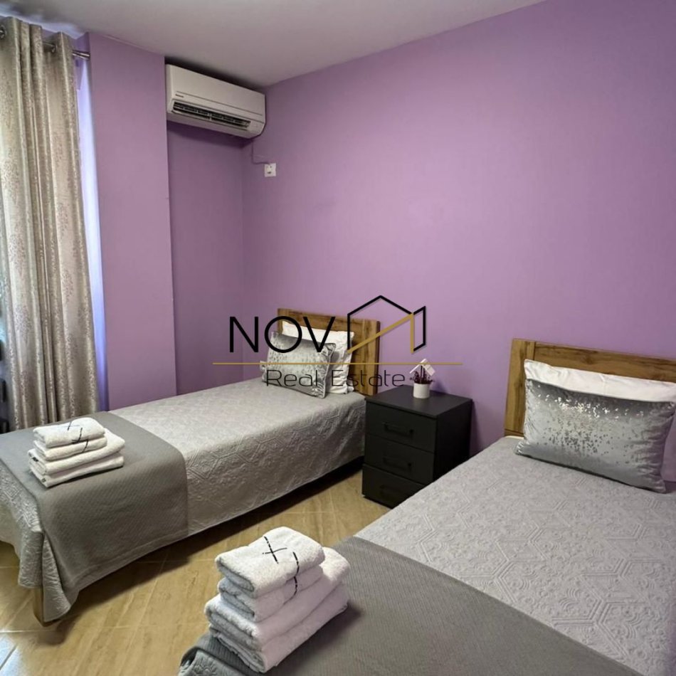 Tirane, jepet me qera 2+1+Ballkon , (Bulevardi i Ri)
