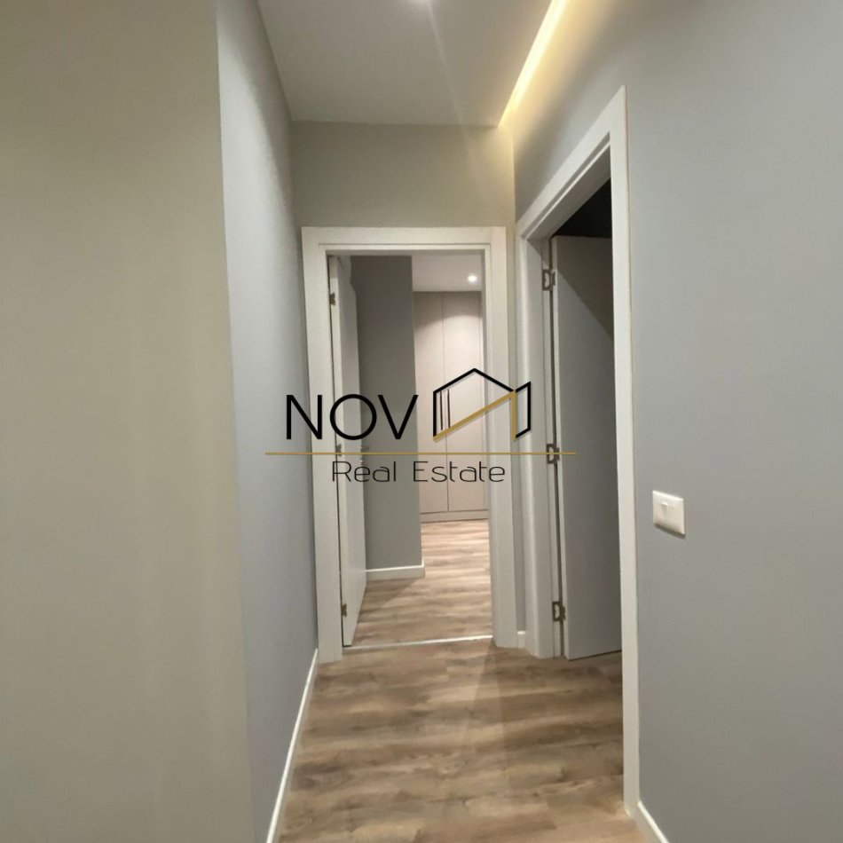 Tirane, jepet me qera apartament 2+1+Ballkon Kati 4, 100 m² (Farmacia 10)