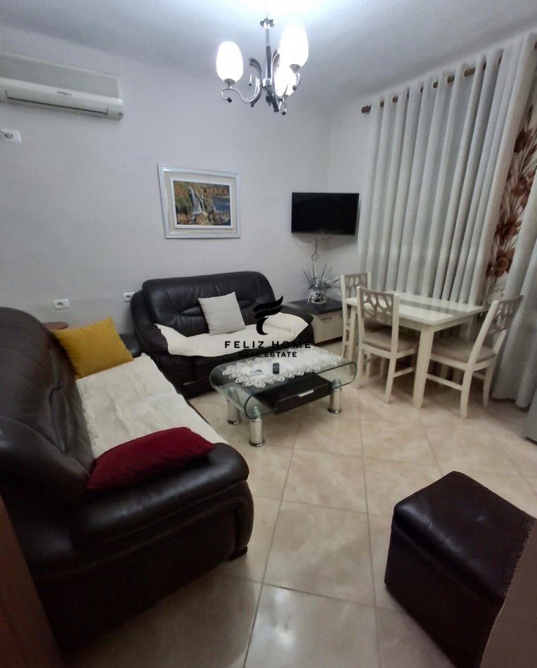 Tirane, jepet me qera apartament 1+1 Kati 1, 53 m² 450 € (MEDRESEJA)