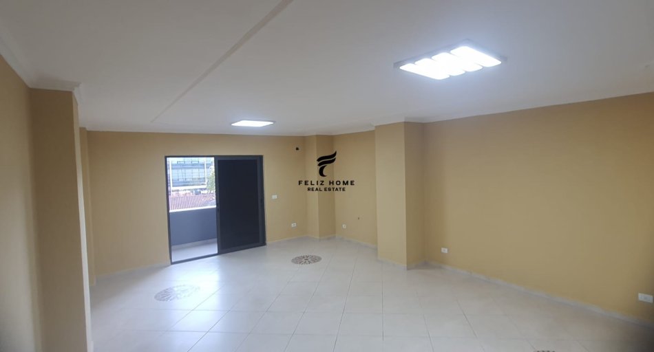 Tirane, jepet me qera zyre Kati 3, 160 m² 1.600 € (QENDER)