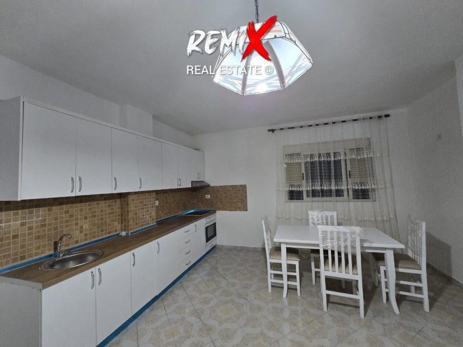 Durres Plazh, shitet apartament 2+1+Aneks+Ballkon Kati 2, 92 m² 110.000 € 