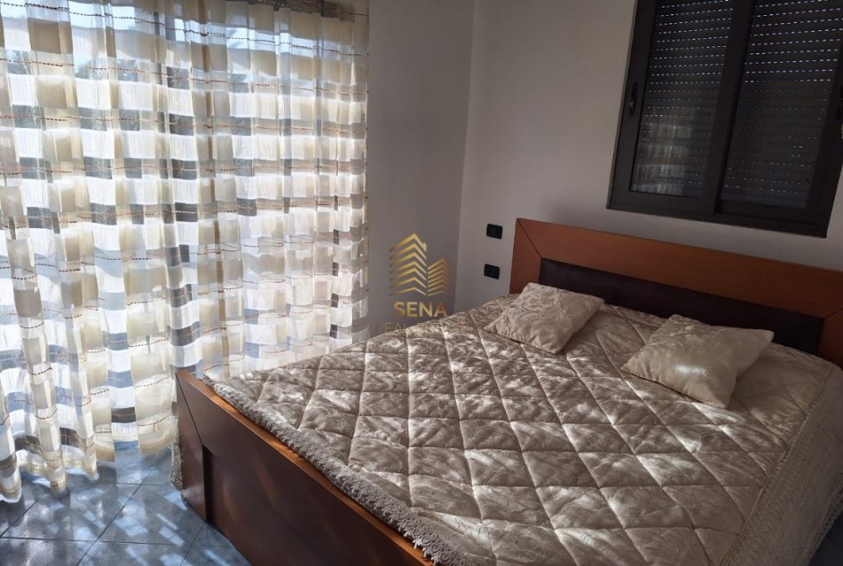 Tirane, jepet me qera shtepi 2+1+Ballkon Kati 2, 85 m² 450 € (Bulevardi i Ri)