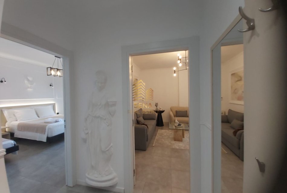 Tirane, jepet me qera apartament 1+1+Ballkon Kati 5, 69 m² 1.200 € (Rruga Kajo Karafili)