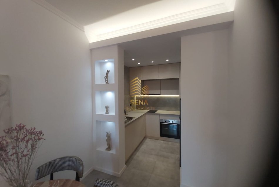 Tirane, jepet me qera apartament 1+1+Ballkon Kati 5, 69 m² 1.200 € (Rruga Kajo Karafili)