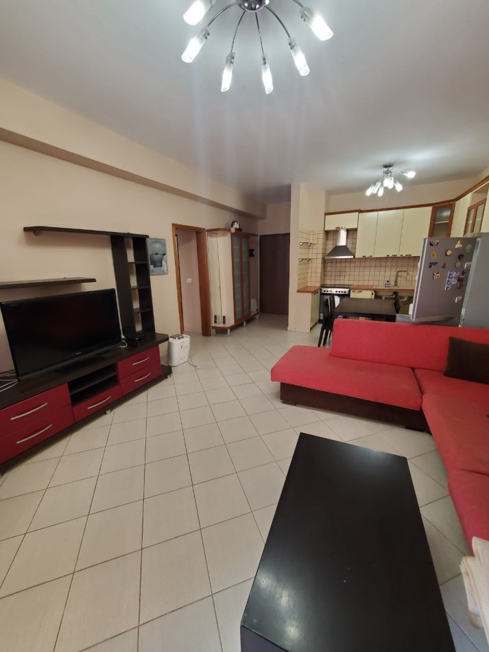 Apartament 2+1 me qira Komuna e Parsisit   700 €