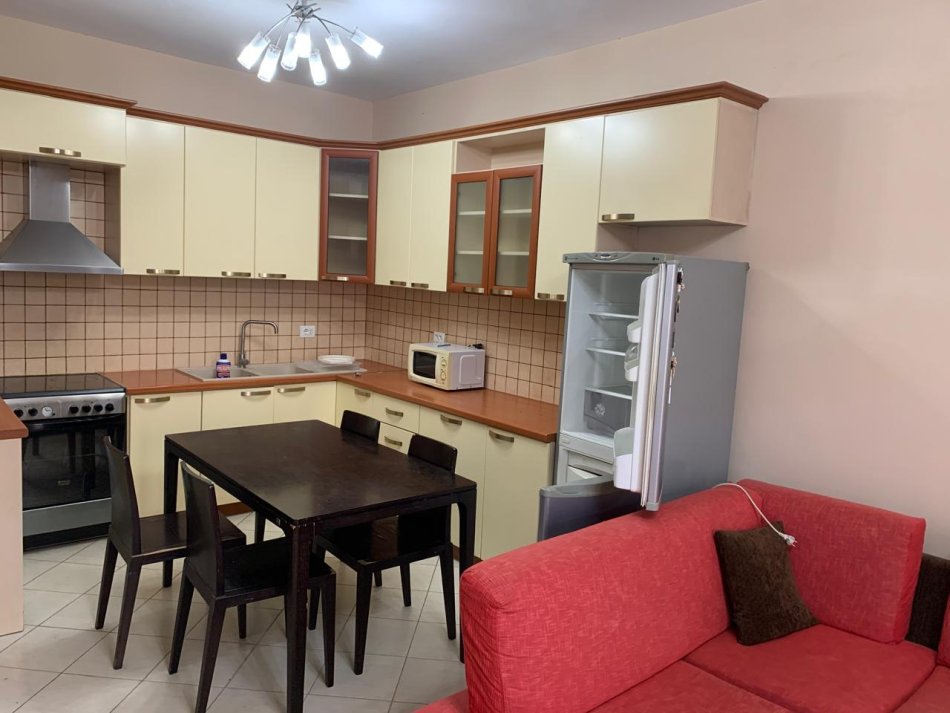 Apartament 2+1 me qira Komuna e Parsisit   700 €