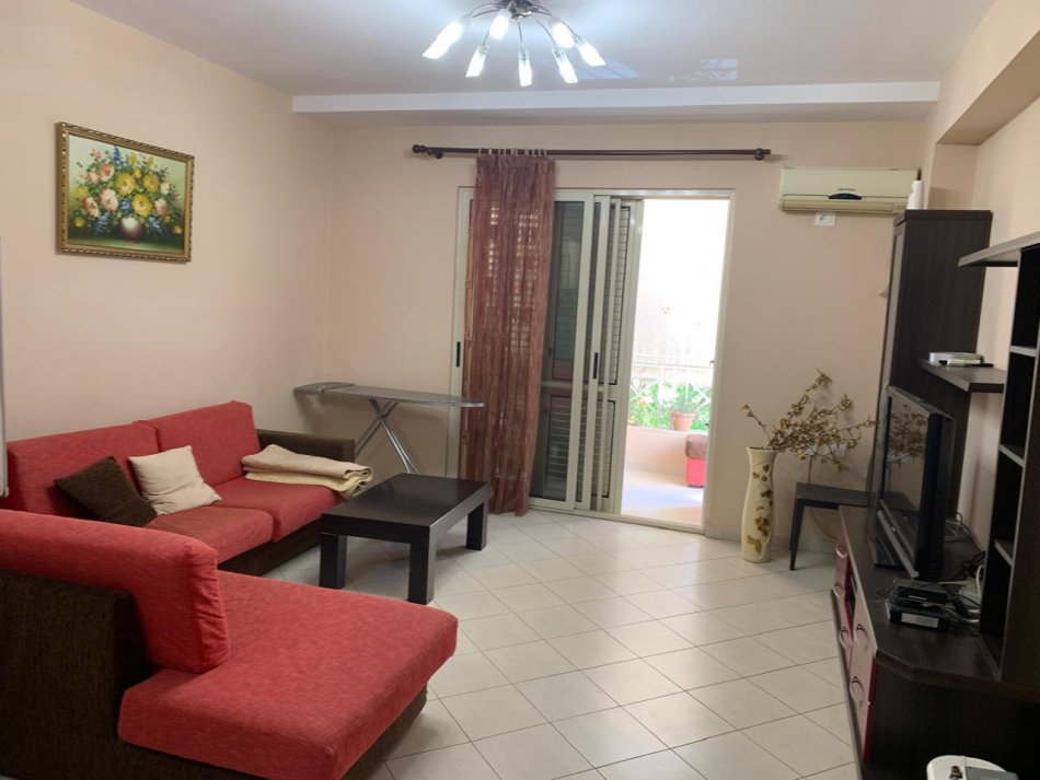 Apartament 2+1 me qira Komuna e Parsisit   700 €