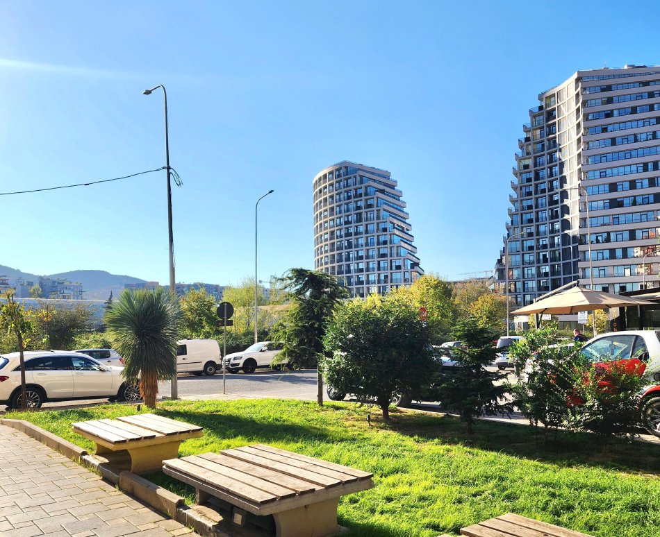 Tirane, jepet me qera apartament 2+1+Ballkon Kati 3, 90 m² 1.190 € (Rr. Kosovareve - Liqeni, Diga)