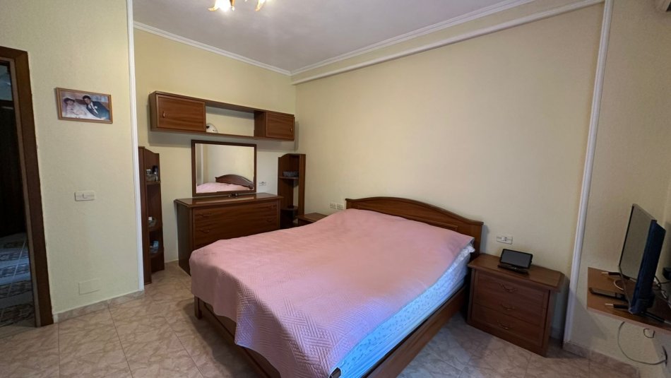 Shitet Apartament 2+1+2 Ish Stacioni i Fundit i Tiranes se Re    270.000 €